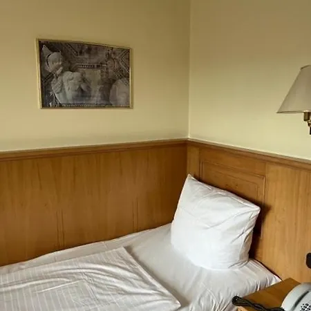 Roemischer Kaiser 3* ترير